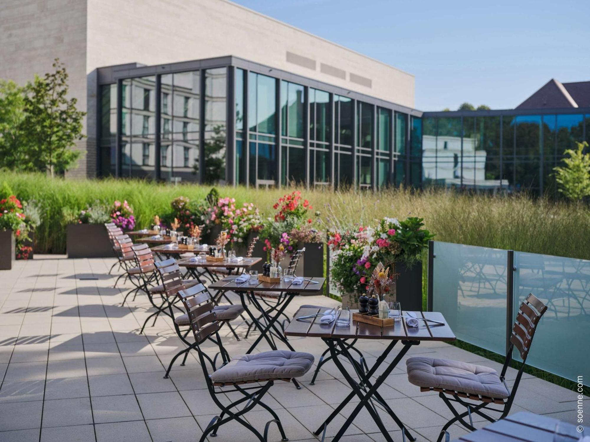 Dorint Parkhotel Frankfurt / Bad Vilbel Exteriör bild